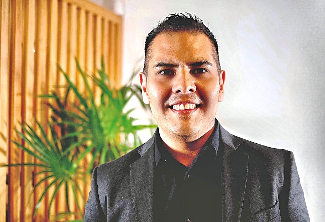 Erick Martínez, instructor del webinar de IA
